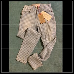 NWT Gingham Distressed Light Wash Designer Jeans